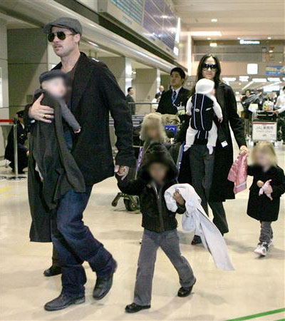 brad pitt and angelina jolie family. Angelina Jolie And Brad Pitt