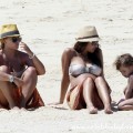 Pregnant Jessica Alba & Daughter Honor On The Beach In Mexico