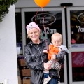 Amy Poehler Says Goodbye to Late Nights