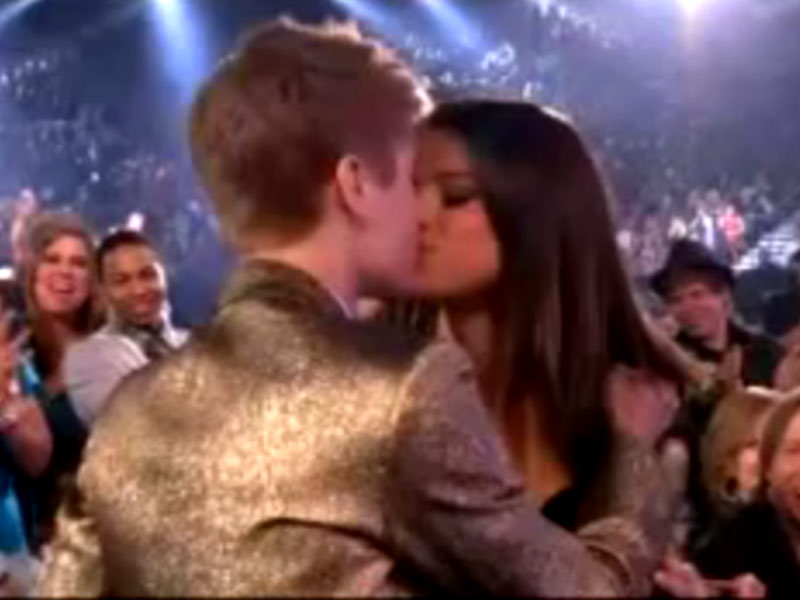 justin bieber selena gomez 2011. Justin Bieber and Selena Gomez