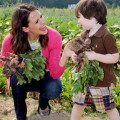 Jennifer Gardner Teaches Kids How to Eat Fresh This Summer