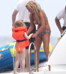 Geri Halliwell With Her Daughter in the South of France