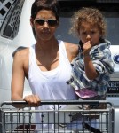 Halle Berry With Her daugher Nahla