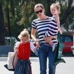 Jennifer Garner with Violet and Seraphina as they Leave a Farmer's Market Jennifer Garner with Violet and Seraphina as they Leave a Farmer's Market