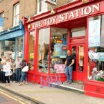 Angelina Jolie Stops By The Toy Station With The Girls Angelina Jolie Stops By The Toy Station With The Girls