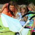 Denise Richards and her daughters Sam and Lola Looking at Eloise