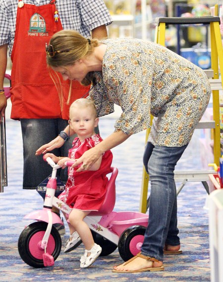  seen taking her daughter Billie shopping in Santa Monica, California ...