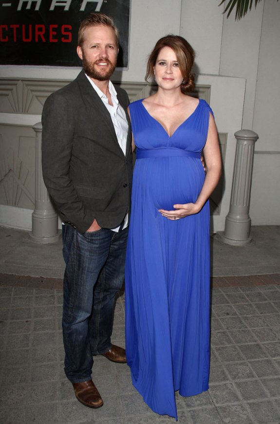 Pregnant Jenna Fischer Suffering with Cellulite