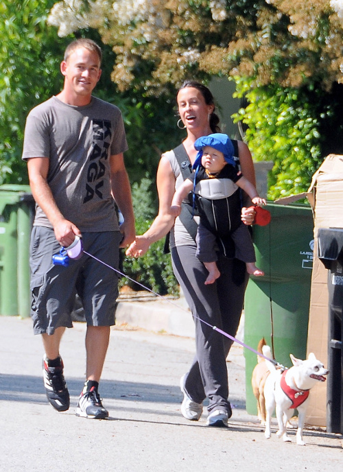 Alanis Morissette Takes A Stroll With Her Two Fave Boys