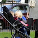 Gwen Stefani, her two boys Kingston and Zuma and a few friends take a walk through Primrose Hill Gwen Stefani, her two boys Kingston and Zuma and a few friends take a walk through Primrose Hill