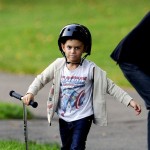 Gwen Stefani, her two boys Kingston and Zuma and a few friends take a walk through Primrose Hill Gwen Stefani, her two boys Kingston and Zuma and a few friends take a walk through Primrose Hill