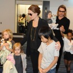 Brad Pitt and Angelina Jolie at the Haneda International Airport in Tokyo with their 6 children (November 10). Brad Pitt and Angelina Jolie at the Haneda International Airport in Tokyo with their 6 children (November 10).