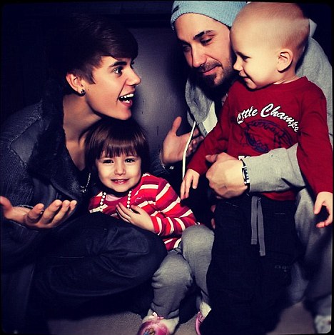 Justin Bieber Family Portrait With His Brother & Sister
