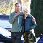 Singer Gwen Stefani and Gavin Rossdale spending a sunny afternoon with their sons Kingston and Zuma at a park in Los Angeles, CA Singer Gwen Stefani and Gavin Rossdale spending a sunny afternoon with their sons Kingston and Zuma at a park in Los Angeles, CA