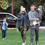 Singer Gwen Stefani and Gavin Rossdale spending a sunny afternoon with their sons Kingston and Zuma at a park in Los Angeles, CA Singer Gwen Stefani and Gavin Rossdale spending a sunny afternoon with their sons Kingston and Zuma at a park in Los Angeles, CA