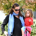 Pregnant Jennifer Garner takes her daughters Violet and Seraphina to play at a Santa Monica park. Pregnant Jennifer Garner takes her daughters Violet and Seraphina to play at a Santa Monica park.