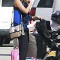 Enjoy the pictures of Jessica Alba and Cash Warren arriving in Mexico (December 27).