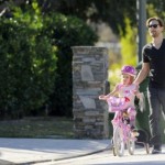 Tobey Maguire Takes Ruby For A Bike Ride Tobey Maguire Takes Ruby For A Bike Ride