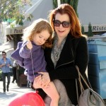 alyson hannigan and satyana go shoe shopping July 18 2011 alyson hannigan and satyana go shoe shopping July 18 2011