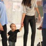 Model Miranda Kerr and her son Flynn Bloom catching a flight to Los Angeles in Sydney, Australia on February 28, 2012 Model Miranda Kerr and her son Flynn Bloom catching a flight to Los Angeles in Sydney, Australia on February 28, 2012