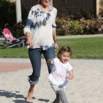 Alessandra Ambrosio – Parkin’ It With Her Daughter Alessandra Ambrosio – Parkin’ It With Her Daughter