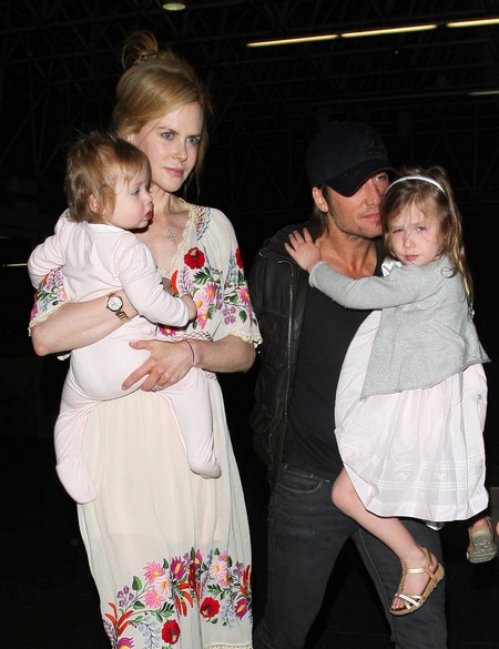 Nicole Kidman And Family Catches A Flight Out Of Los Angeles
