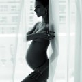 alessandra-ambrosio-bares-baby-bump