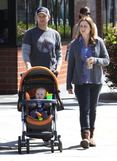 Jenna Fischer rebels against losing baby weight too fast in Hollywood 0502