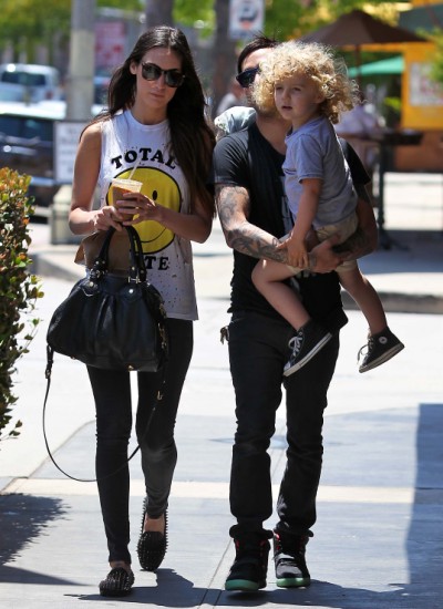Pete Wentz Carries Bronx Out To Lunch 0531