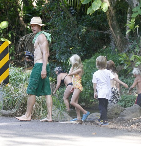 Julia Roberts' Family Vacations In Hawaii 0713