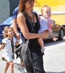 Jessica Alba Takes Her Princess Obsessed Daughters Out To Lunch 0805