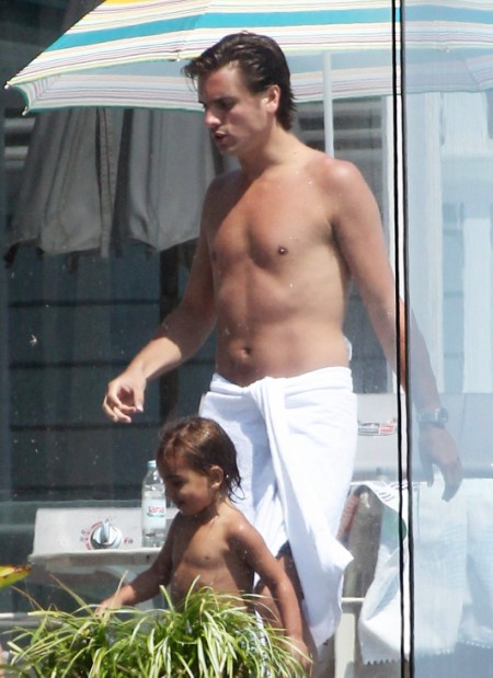 Scott Disick And Mason Disick Show Off Their Tans On The Beach 0805