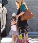 Pregnant actress Sarah Michelle Gellar takes her daughter Charlotte Prinze to a ballet class in Studio City, California on August 18, 2012