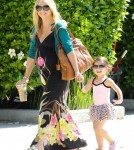 Pregnant actress Sarah Michelle Gellar takes her daughter Charlotte Prinze to a ballet class in Studio City, California on August 18, 2012