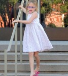 Jennifer Garner spent the afternoon shopping with daughter Violet in Brentwood, California on September 23, 2012.