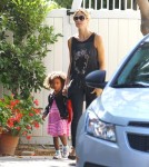 Heidi Klum picks up her daughter Lou from school on September 19, 2012 in Brentwood, California.