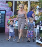 Amy Poehler takes her boys Abel and Archie to get groceries and birthday balloons at Bristol Farms in Beverly Hills CA, on September 1st, 2012.