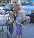 Amy Poehler takes her boys Abel and Archie to get groceries and birthday balloons at Bristol Farms in Beverly Hills CA, on September 1st, 2012.