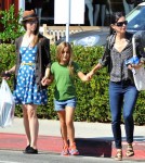 'Cougar Town' actress Courteney Cox and her daughter Coco Arquette out for lunch and some shopping with a friend at the Brentwood Country Mart in Brentwood, California on September 4, 2012.