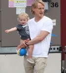 Owen Wilson spend his lunch break on the set of "The Internship" with son Robert - Sept 11 2012