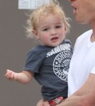 Owen Wilson spend his lunch break on the set of "The Internship" with son Robert - Sept 11 2012
