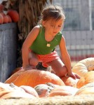 Jennifer Garner takes her daughter Seraphina to a farm in Ventura, California on October 18, 2012. The pair rode in a wagon train, shopped for some vegetables, picked out a pumpkin and Seraphina got to ride a pony.