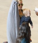 Kate Hudson arrives at Roissy Airport with her kids Bingham and Ryder on October 18, 2012 in Paris, France.