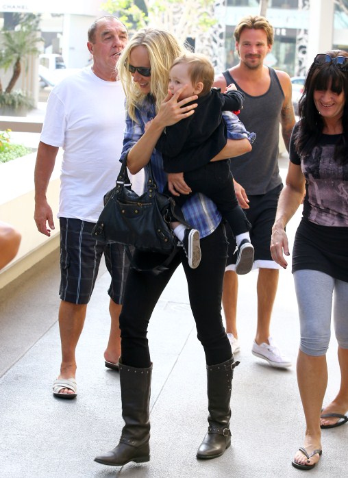 Kimberly Stewart was spotted while out with daughter, Delilah del Toro, in Los Angeles, California on October 5, 2012.