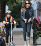 Sarah Jessica Parker Takes The Kids To School