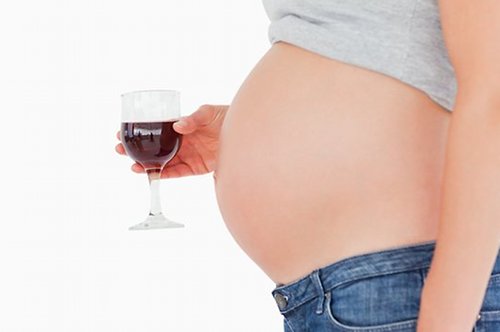 Light Drinking During Pregnancy Can Lower Your Baby's IQ, New Study Shows