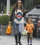 Alessandra Ambrosio and Daughter Anja Grab A Snack