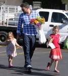 Ben Affleck Takes His Girls To The Farmers Market