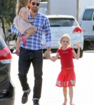 Ben Affleck Takes His Girls To The Farmers Market
