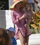 Bethenny Frankel and Daughter Bryn Splash in the Pool